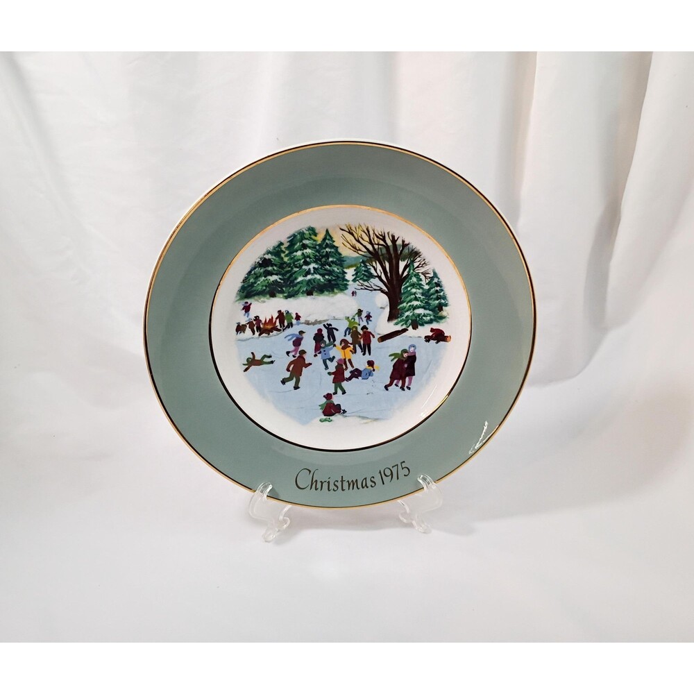 Skaters on the Pond 1975 Avon Christmas Plate